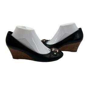 Tory Burch Black Closed Toe Wedge Heels Size 8 Women’s
